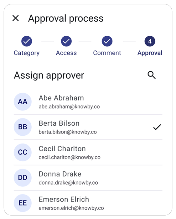 Interface showing an approval process with a list of assigned approvers and status indicators for quality control.