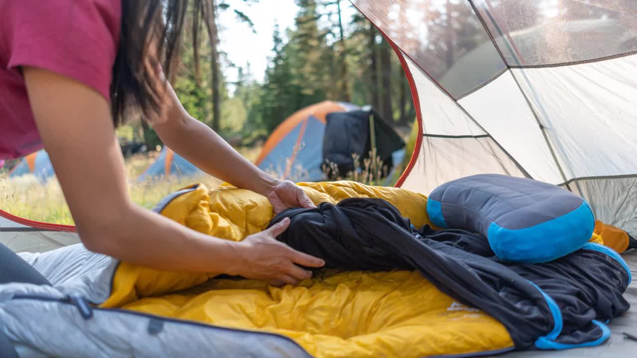 12 Tent-Camping Hacks